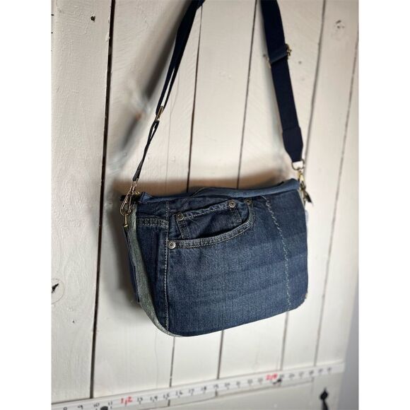 Lidia’s Bags Nautical Coastal Tapestry Crossbody Bag Multicolor Medium (C808-22) - Picture 2 of 4